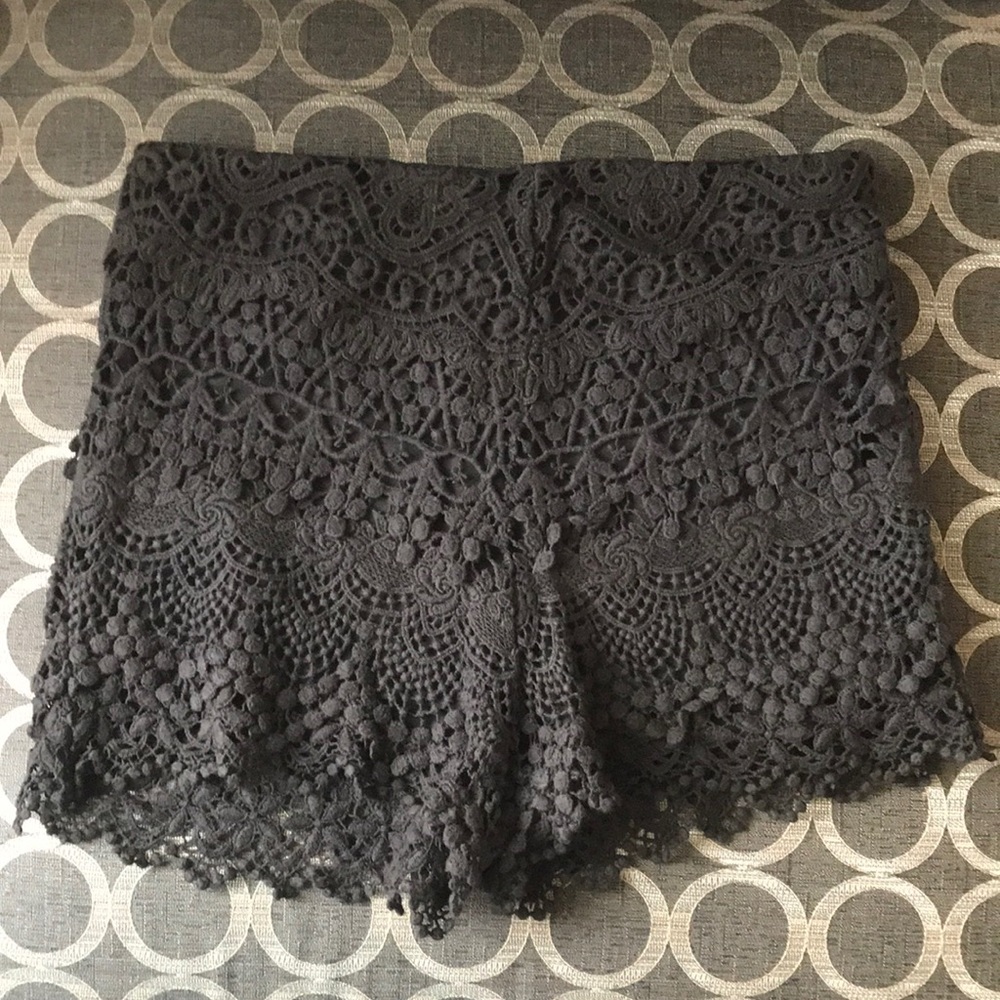 Kimchi Blue black crochet shorts sz 6
